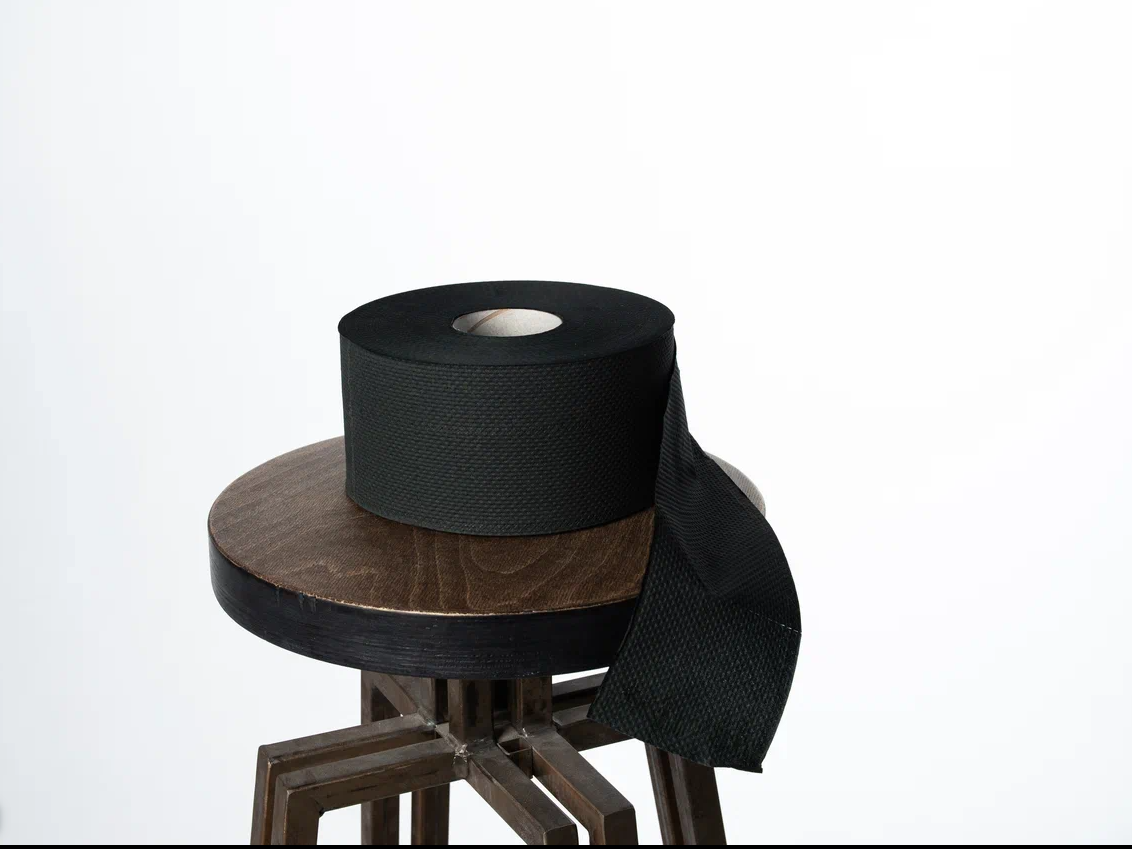 02826 Туалетная бумага Veiro Premium ЧЁРНАЯ,2сл.,150м.,D175мм 1*12